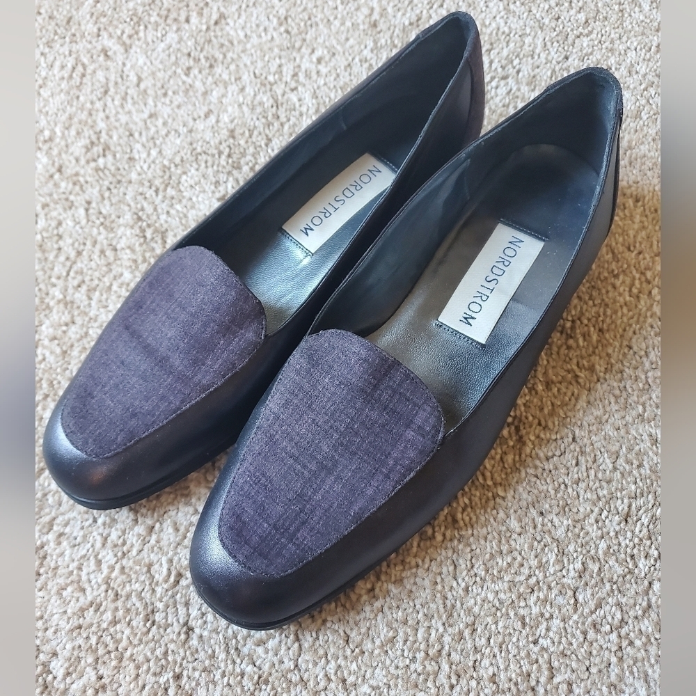 Nordstrom Womens Slip on flats. Size 9